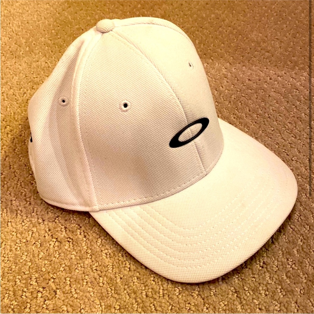White Golf Hat- Oakley